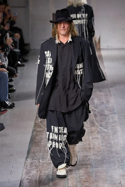 Look 19